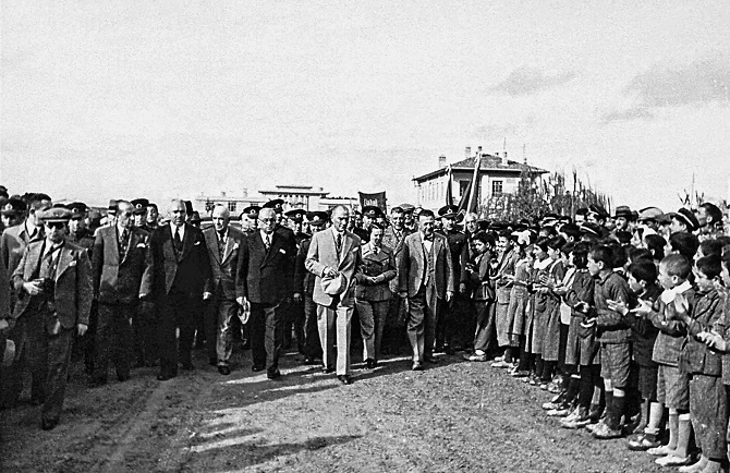 Atatürk’ün Bu Fotoğrafları İlk Kez Gün Yüzüne Çıktı galerisi resim 1