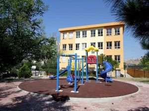 Karşıyaka’nın okulları yenileniyor