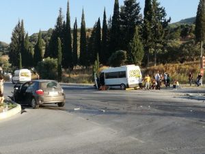 Söke’de Kaza; Personel Minibüsü ve Otomobil Çarpıştı