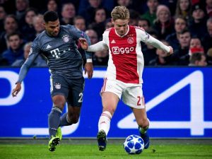 Barcelona’dan Ajax’ın genç yıldızı Frenkie De Jong için 90 milyon Euro