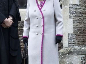 İngiltere Kraliçesi, siyasileri Brexit için ortak bir zemin bulmaya çağırdı