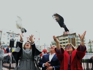 Kuşadası’nda kardeş kent Sinaia Parkı açıldı
