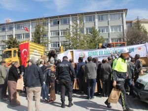 Emet’te 2 bin 500 fidan dağıtıldı