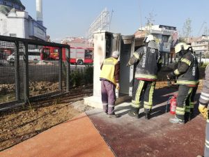 Park içindeki trafo alev aldı