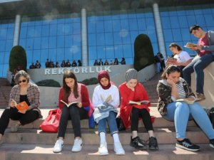 Sessiz Kitap Okuma Etkinligi Duzenlendi Gundem