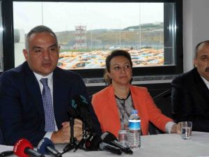 Bakan Ersoy, İstanbul Havalimanı taksicileri ile bir araya geldi