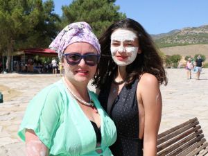 Pamukkale bayram tatilinde ziyaretçi akınına uğradı
