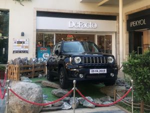 Forum Aydın’da alışverişler Jeep Renegade sahibi yapıyor