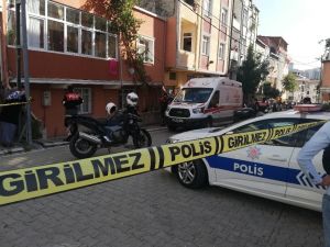 Esenyurt’ta feci olay: Yaşlı kadın boğazı kesilmiş halde bulundu