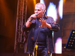 Mudanya’da Cem Karaca rüzgarı