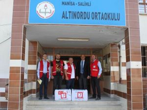 Kızılay’dan ortaokul öğrencilerine yardım