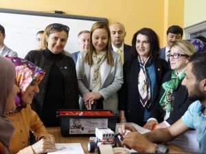 Gaziantep Milletvekili Bakbak, “Bizler çocuklarımızı kanatlandıracağız onlar da ülkemizi uçuracaklar”