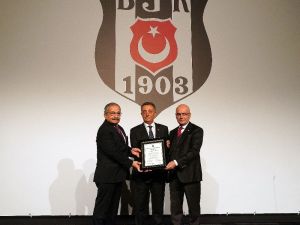 Ahmet Nur Çebi mazbatasını aldı