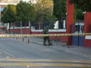 Aydın’da askeri bina önünde bomba paniği