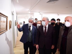 Hat sanatının zarif kalemi Ali Alparslan’ın ilk şahsi sergisi Fatih’te açıldı