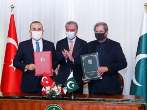 Bakan Çavuşoğlu, Pakistan’da Türk Vakfı’nın statüsü ve faaliyetlerine ilişkin mutabakat zaptını imzaladı