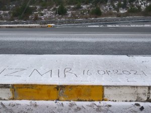 İzmir’e yılın ilk karı düştü