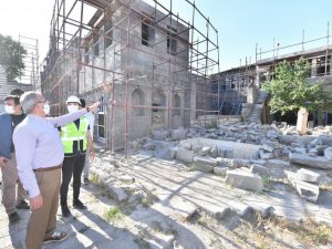 Vali Karaloğlu, Sur ilçesinde devam eden restorasyon çalışmalarını inceledi