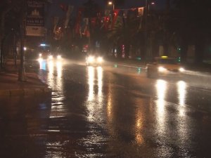 Sarı Alarm verilen İstanbul’da yağmur gece boyunca etkili oldu