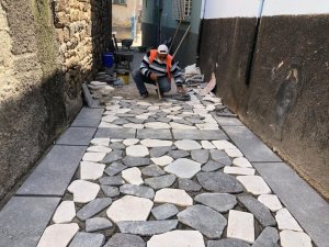 Kilis’in tarihi dar sokakları estetik taşlarla döşeniyor