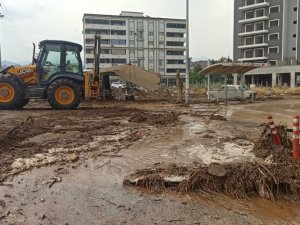 Nazilli’de sağanak yağmur etkili oldu