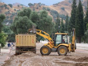 Aydın Büyükşehir Belediyesi’nden afet bölgesine anında müdahale