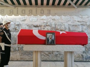 Vali Coş, memleketi Eğirdir’de toprağa verildi