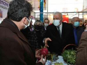 Başkan Atay, Tarım Fuarı’nda belediyenin ürünlerini tanıttı