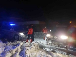 Van’da sağlık çalışanlarının zorlu kış nöbeti devam ediyor