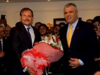 Veysi Kaynak, Başbakan Yardımcılığı görevini Hakan Çavuşoğlu’na devretti