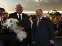 Tuğrul Türkeş, Başbakan Yardımcılığı görevini Recep Akdağ’a devretti