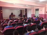 Öğrencilere doktorluk mesleği anlatıldı