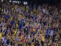 Tribünlerden ‘Şenol Güneş Ölmedi Kalbimizde Yaşıyor’ sesleri