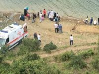 Serinlemek için baraja giren 2’si kardeş 3 çocuk hayatını kaybetti