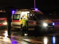 Virajda savrulan ticari araç yan yattı: 5 yaralı