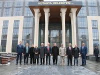 Kütahya protokolü, belediyenin yeni hizmet binasında