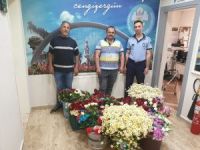 Manisa’da seyyar çiçekçilere göz açtırmadılar