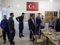 İlçe protokolü askerlerle iftar yemeğinde buluştu