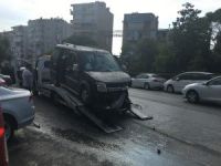 Sürücü direksiyon hakimiyetini kaybetti, karşı şeritteki araçla çarpıştı: 4 yaralı