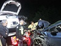 Lüks cip ile otomobil kafa kafaya çarpıştı, 1’i çocuk 4 yaralı