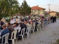 Köylü gençlerin geleneksel iftarı