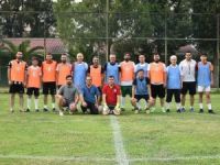 Manisalı gazeteciler ile kurum müdürleri yeşil sahada karşılaştı