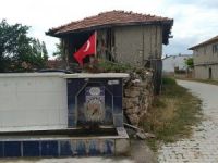 15 Temmuz Demokrasi Şehitleri Günü’nde bütün köyü bayraklarla donattılar