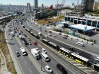 Saadetdere’de metrobüs yangını