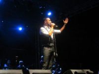 Alişan Kocaeli konserinde sevenleri ile buluştu