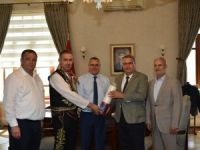 Başkan Çerçi’den güreşlere kırmızı dipli mumla davet