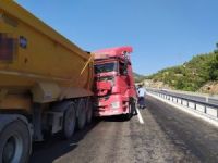 Maden yüklü tırlarlar çarpıştı