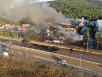 Tuzla’da yanan fabrikanın son durumu havadan görüntülendi
