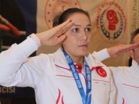 Elif Güneri: "Daha çok çalışıp dünyaya İstiklal Marşı’nı dinletmek istiyorum"