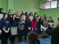 Anne ve babalar ’Çocuk hakları’ için klip çekti